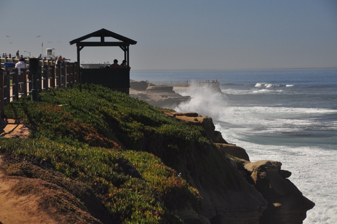 a lookout hut along the coastal walk, looking south